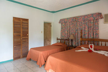 The Golden Sunset Hotel 2*