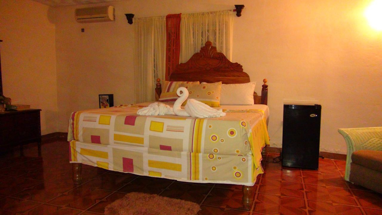 Hotel Glenrock Limited *