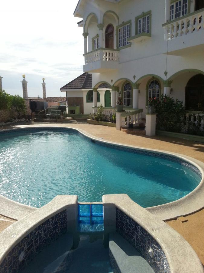 Seaview Hellshire * French Pen