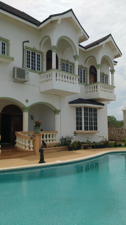 Seaview Hellshire Bed & Breakfast French Pen
