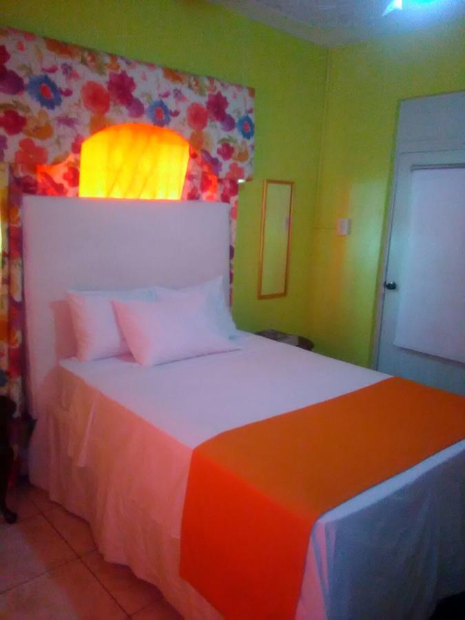 Crescent Court Hotel *