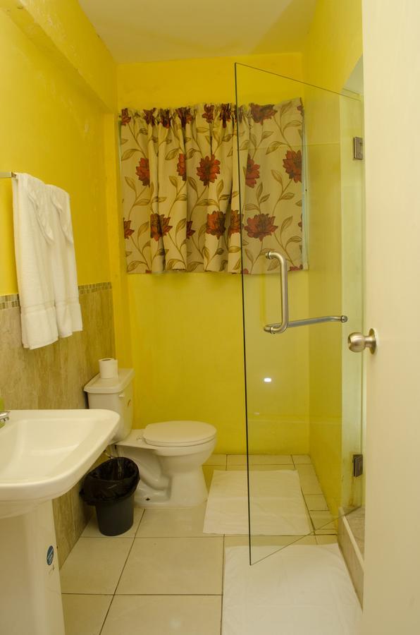 Crescent Court Hotel *