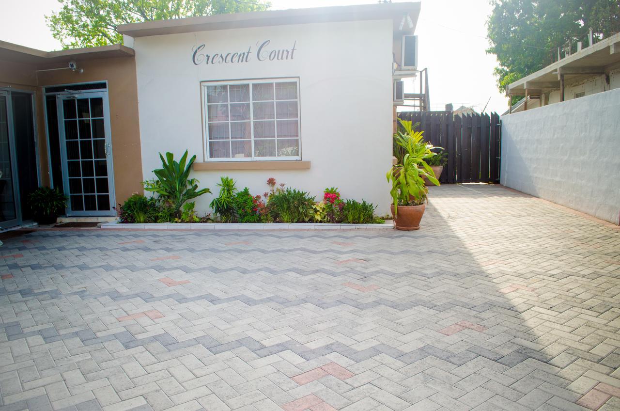 Crescent Court *