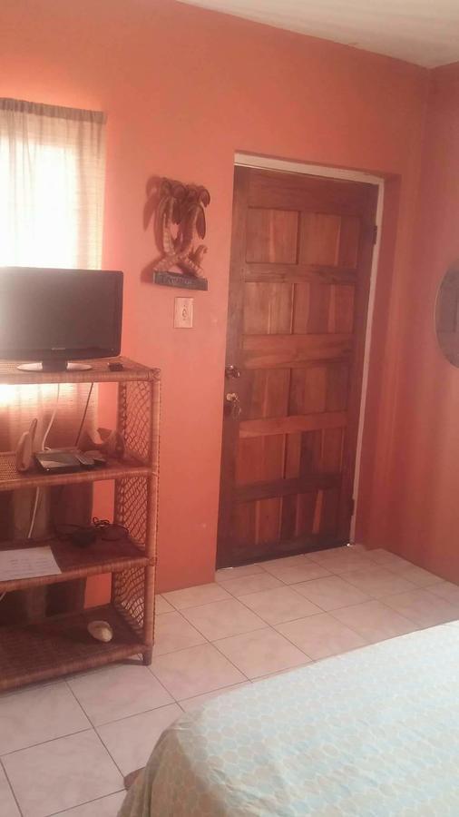 Tropical Breeze Guest house