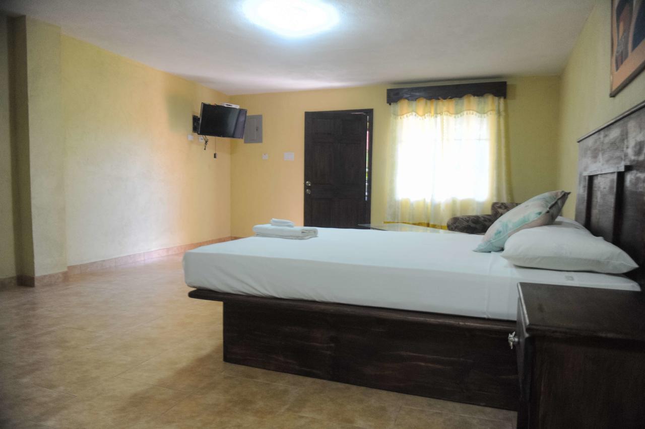 Rosehall Deluxe Bed & Breakfast 2*
