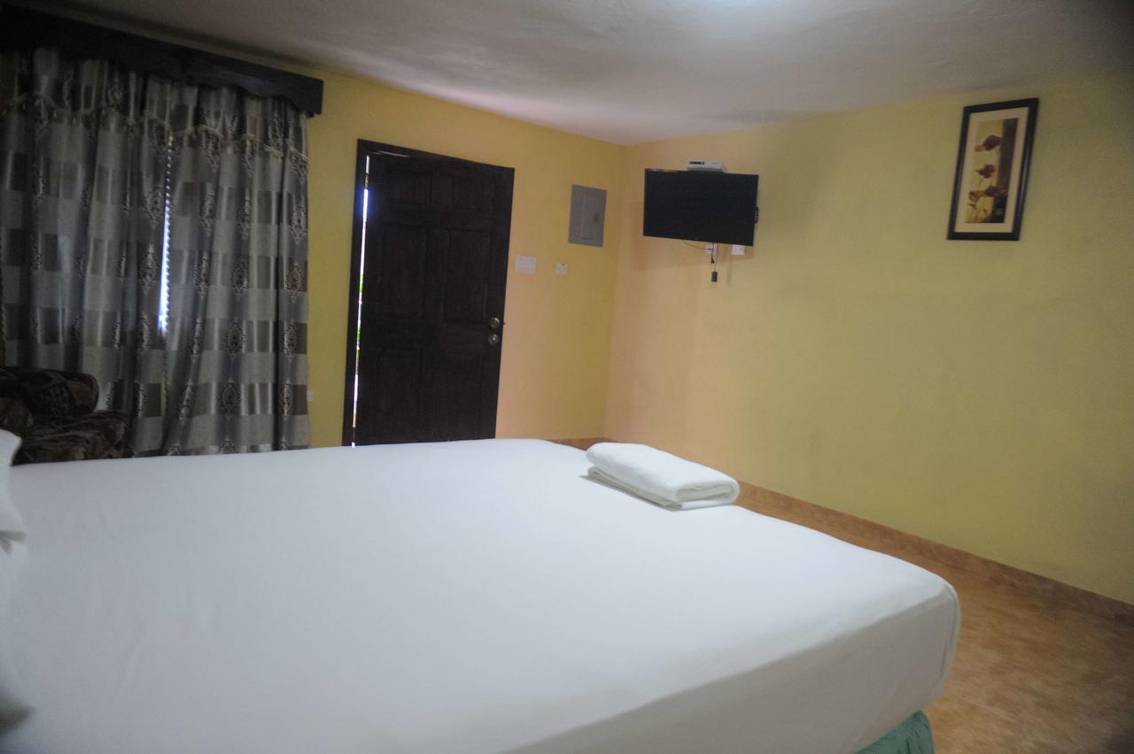 Rosehall Deluxe Bed & Breakfast 2*