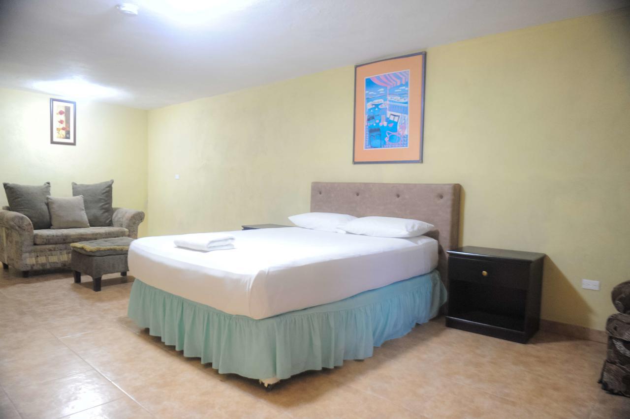 Bed & Breakfast Rosehall Deluxe 2*