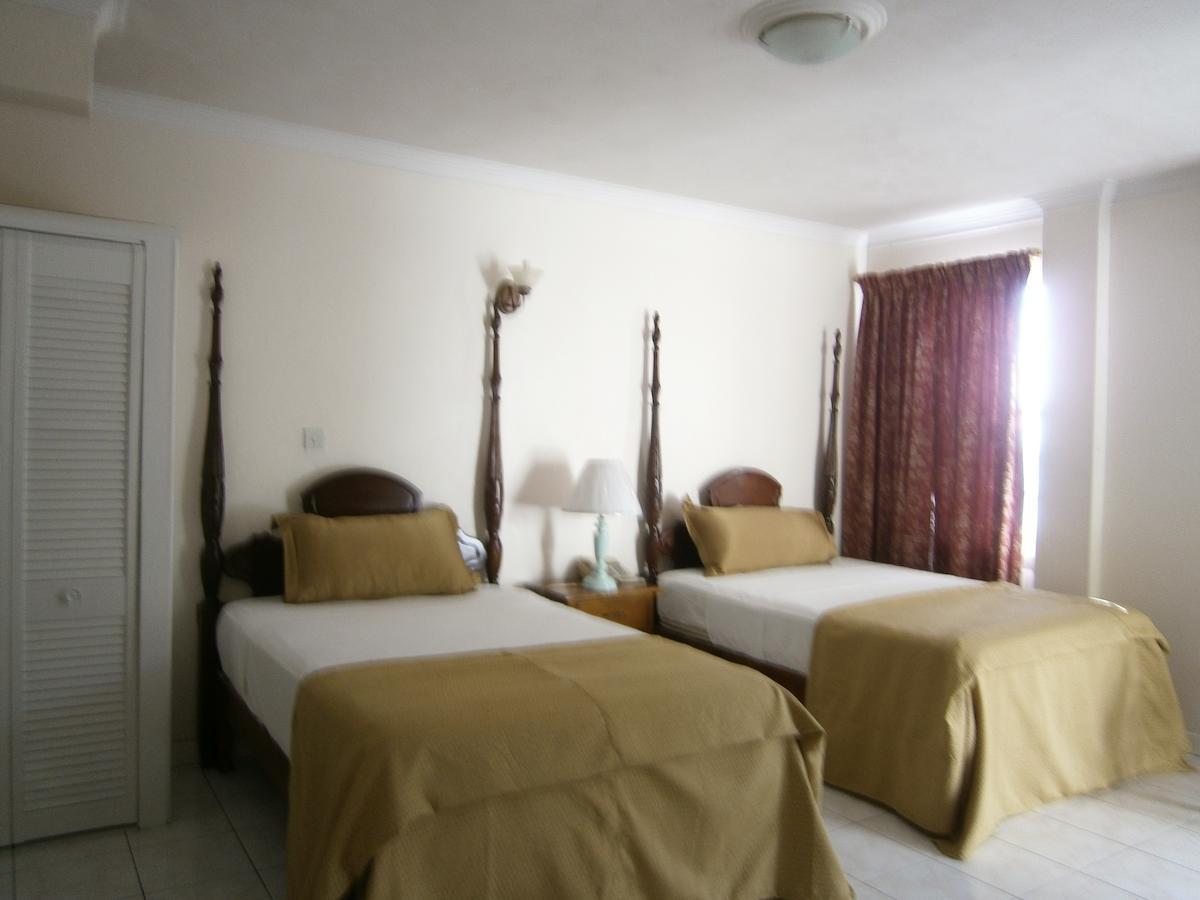 Hotel Whispering Bamboo Cove 2*
