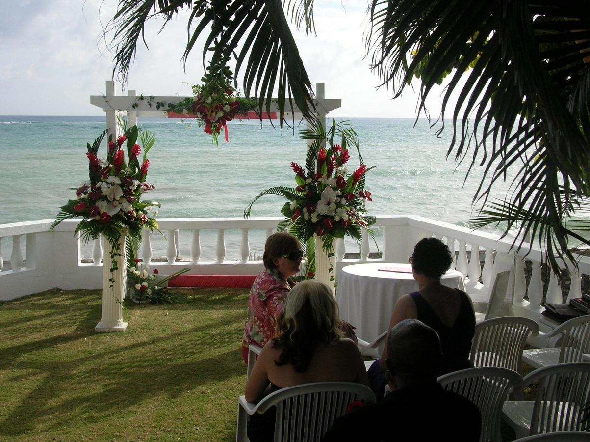 Hotel Whispering Bamboo Cove