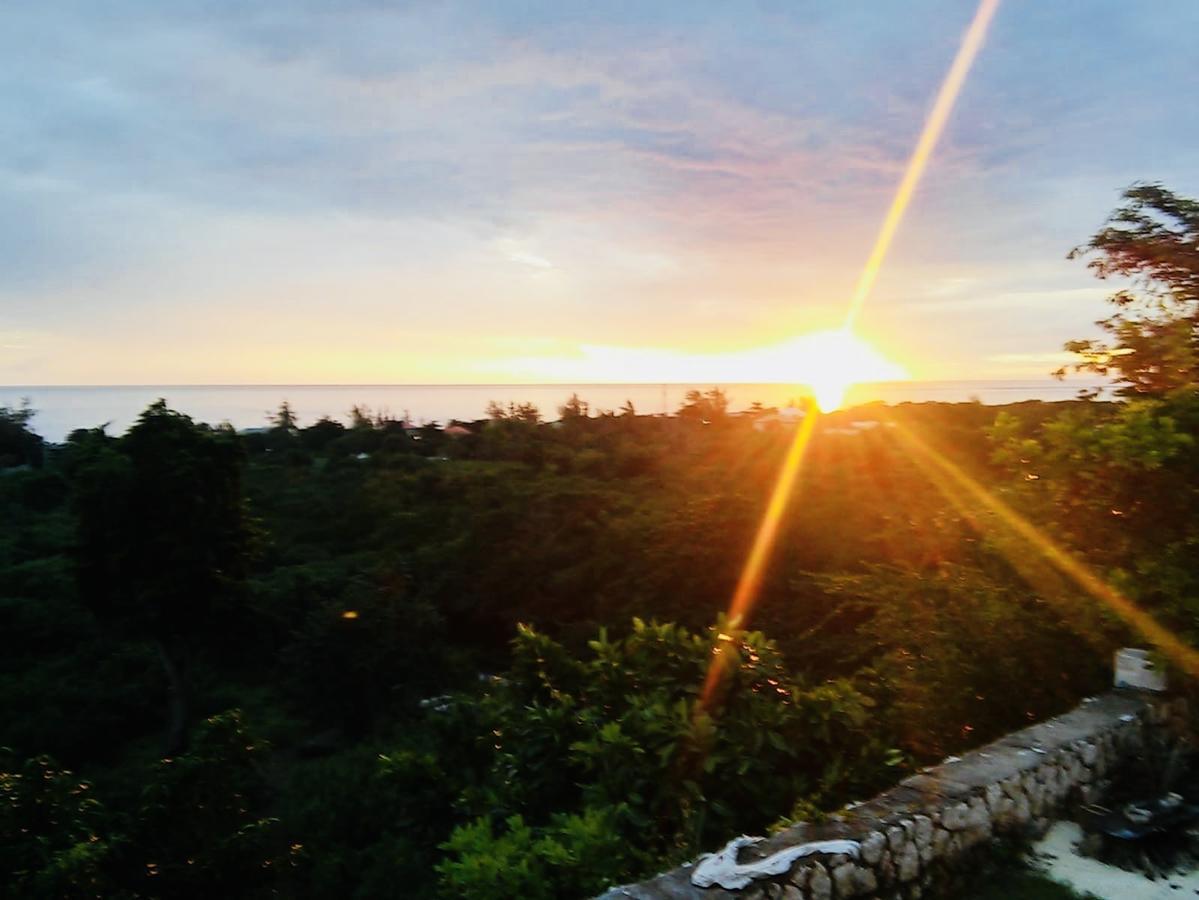 Hylton Enterprise * Negril