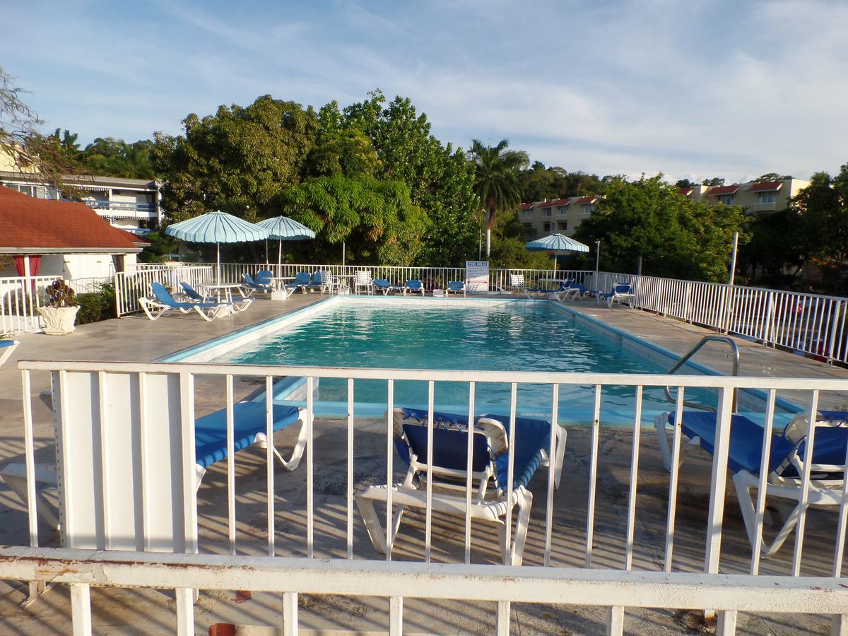 Penthouse Studio @ Club Apartment Montego Bay