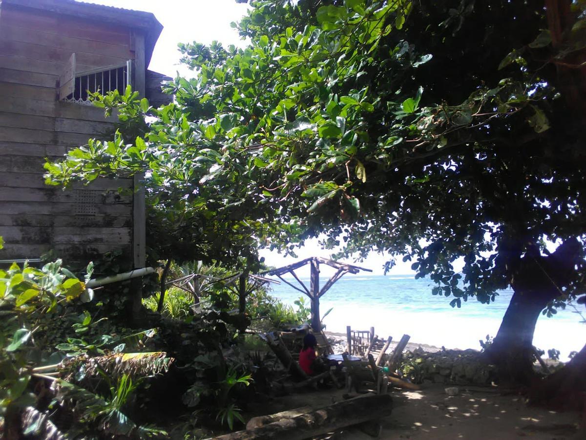 Brian's Beach House Lodge *