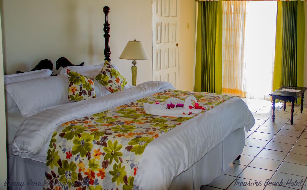 Treasure Hotel