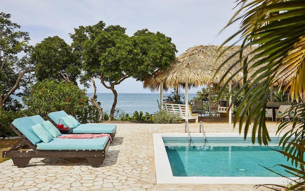 Calabash Bay Four Bedroom Hotel 4*
