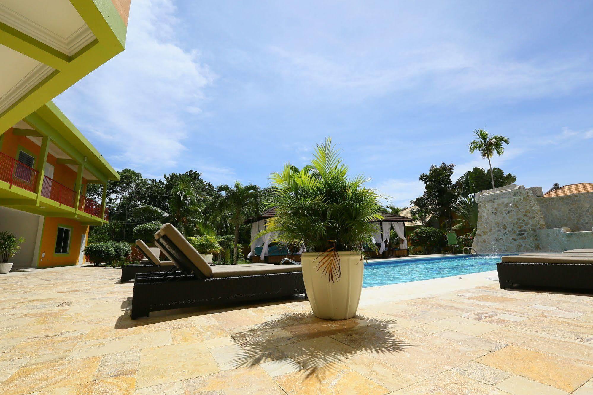 Oasis Hotel 2*