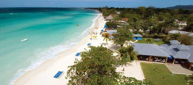 Grand Pineapple Resort 3*