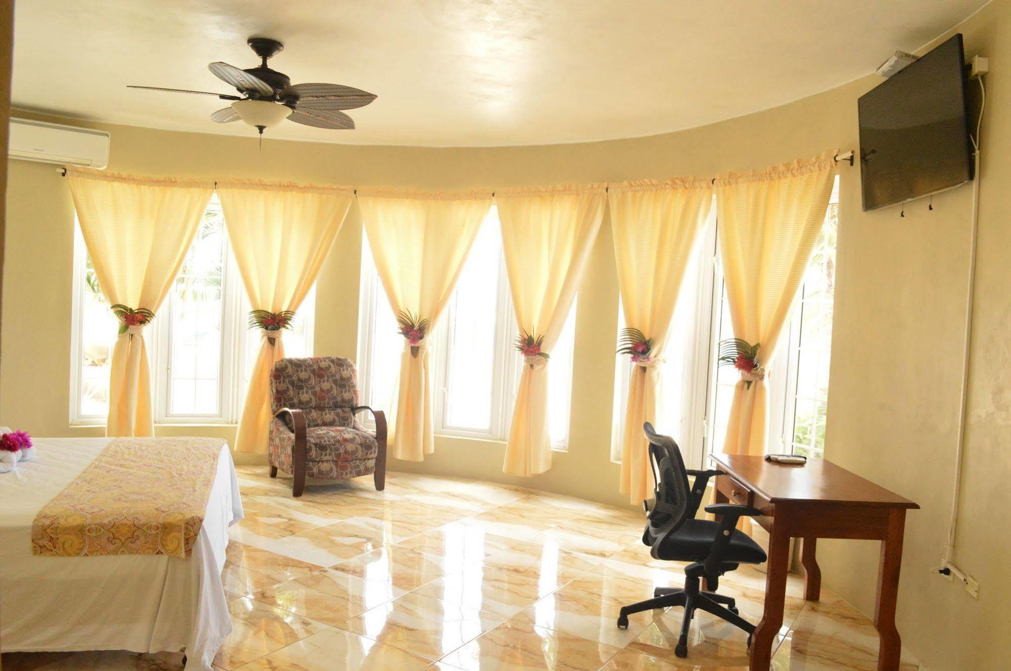 Homestay Waters Edge