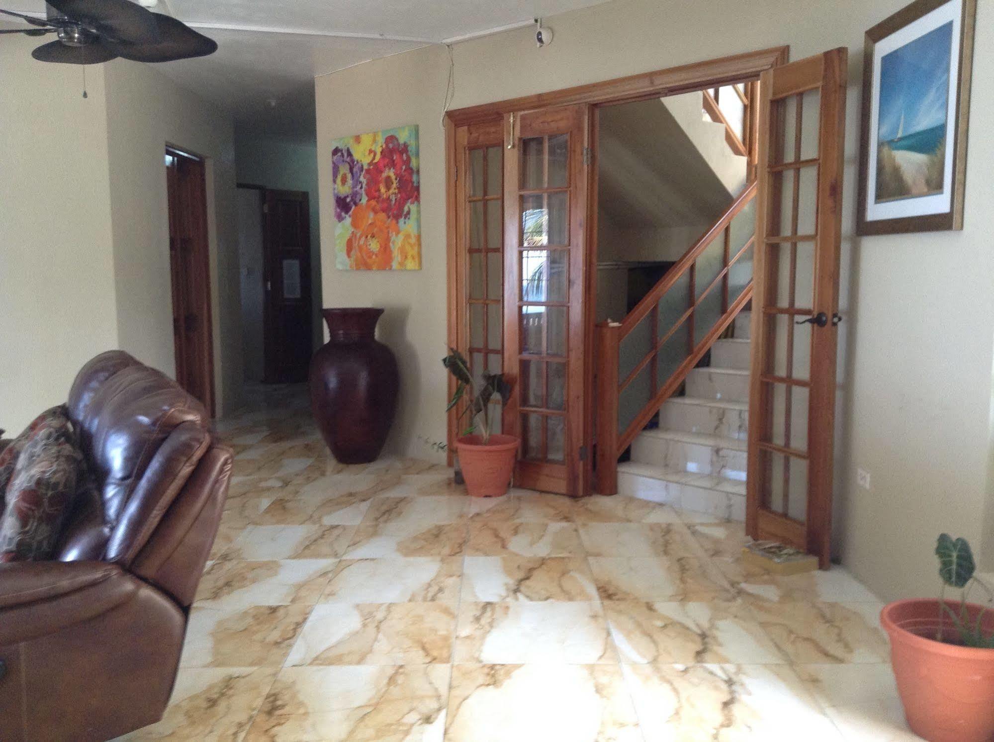 Homestay Waters Edge