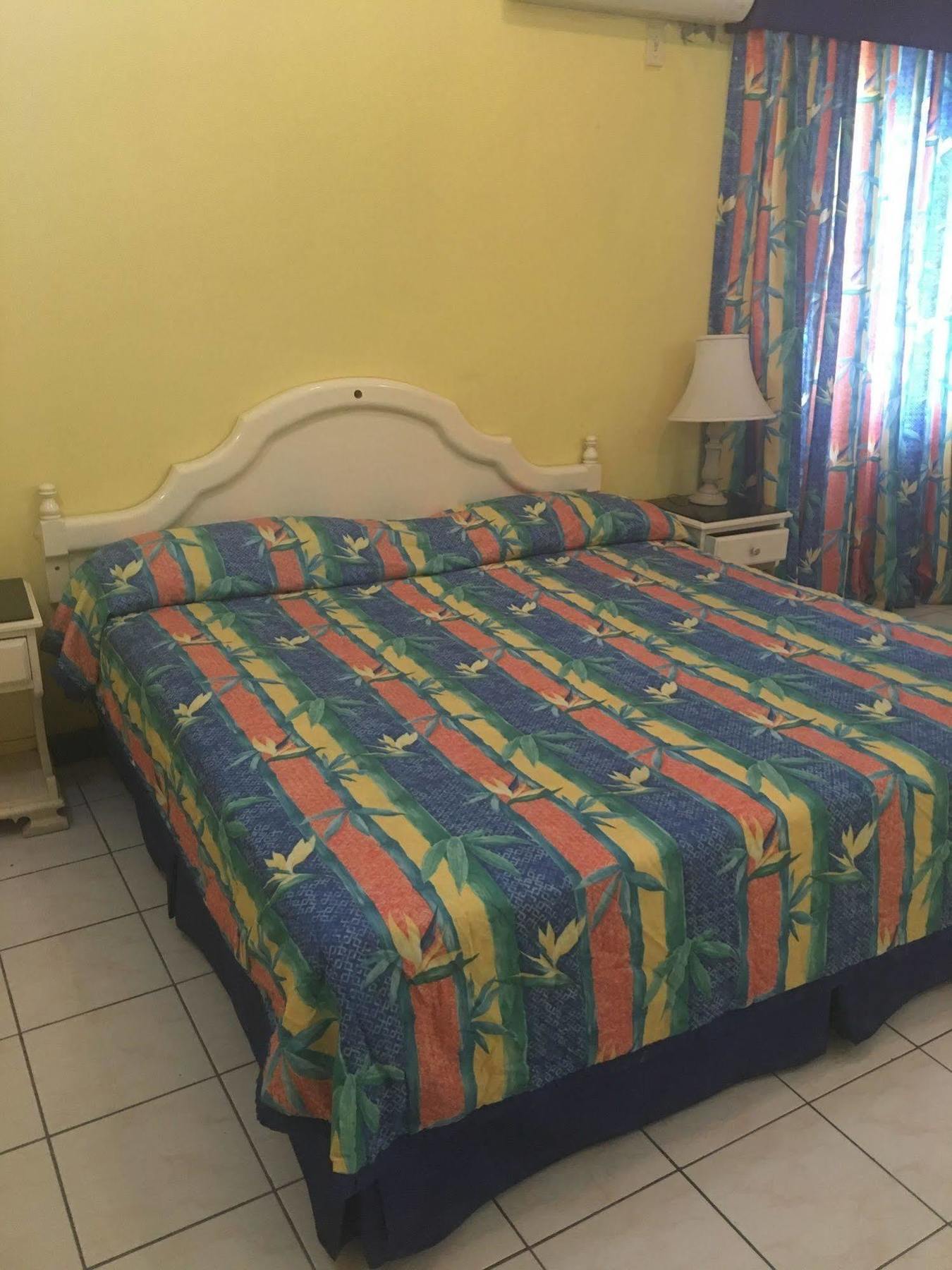 Hotel Village Ocho Rios