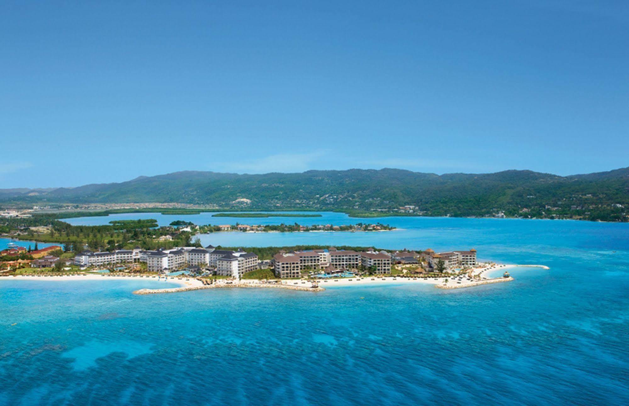 Secrets St. (adults Only) Resort