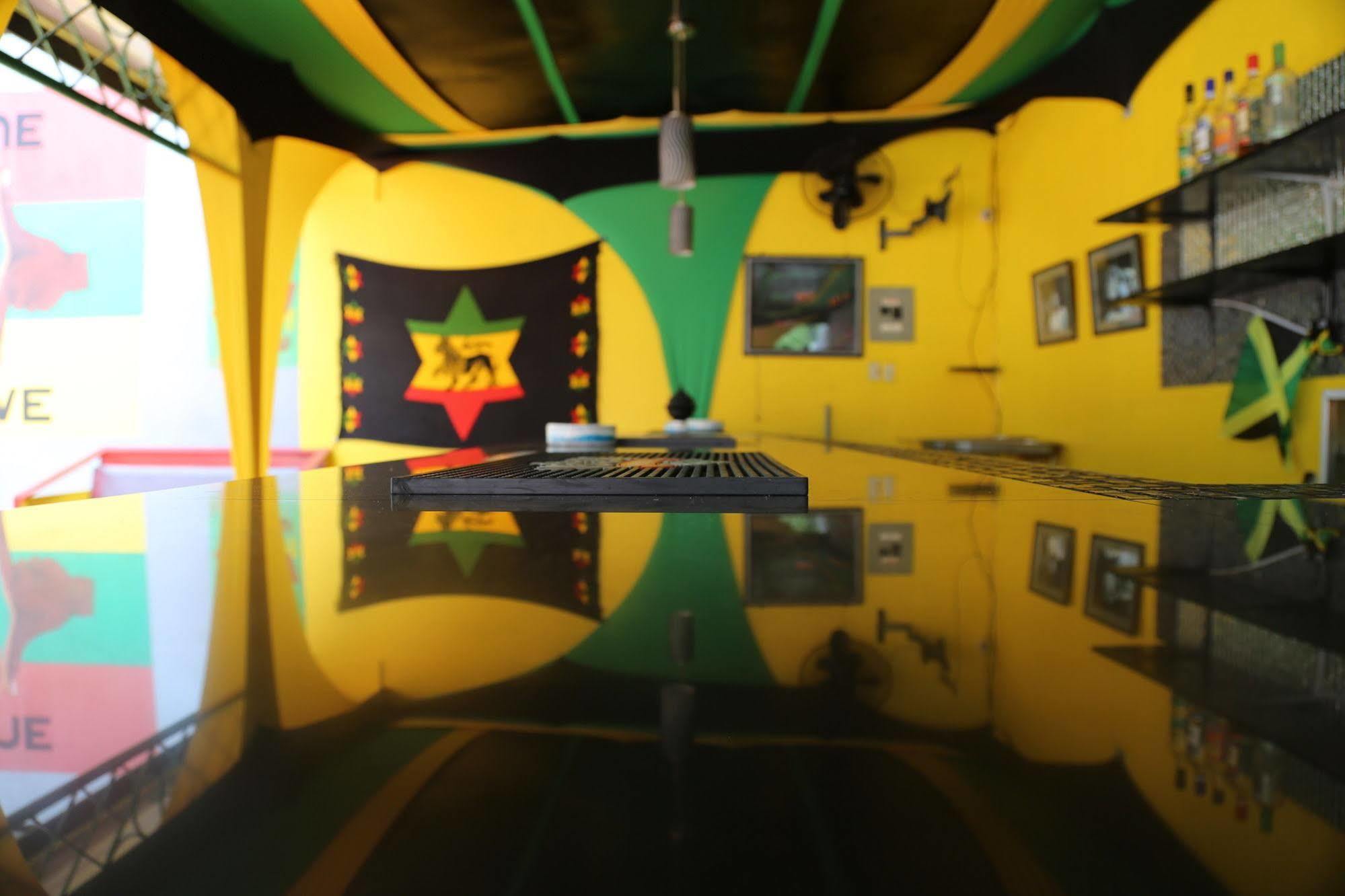 Hostel Reggae *