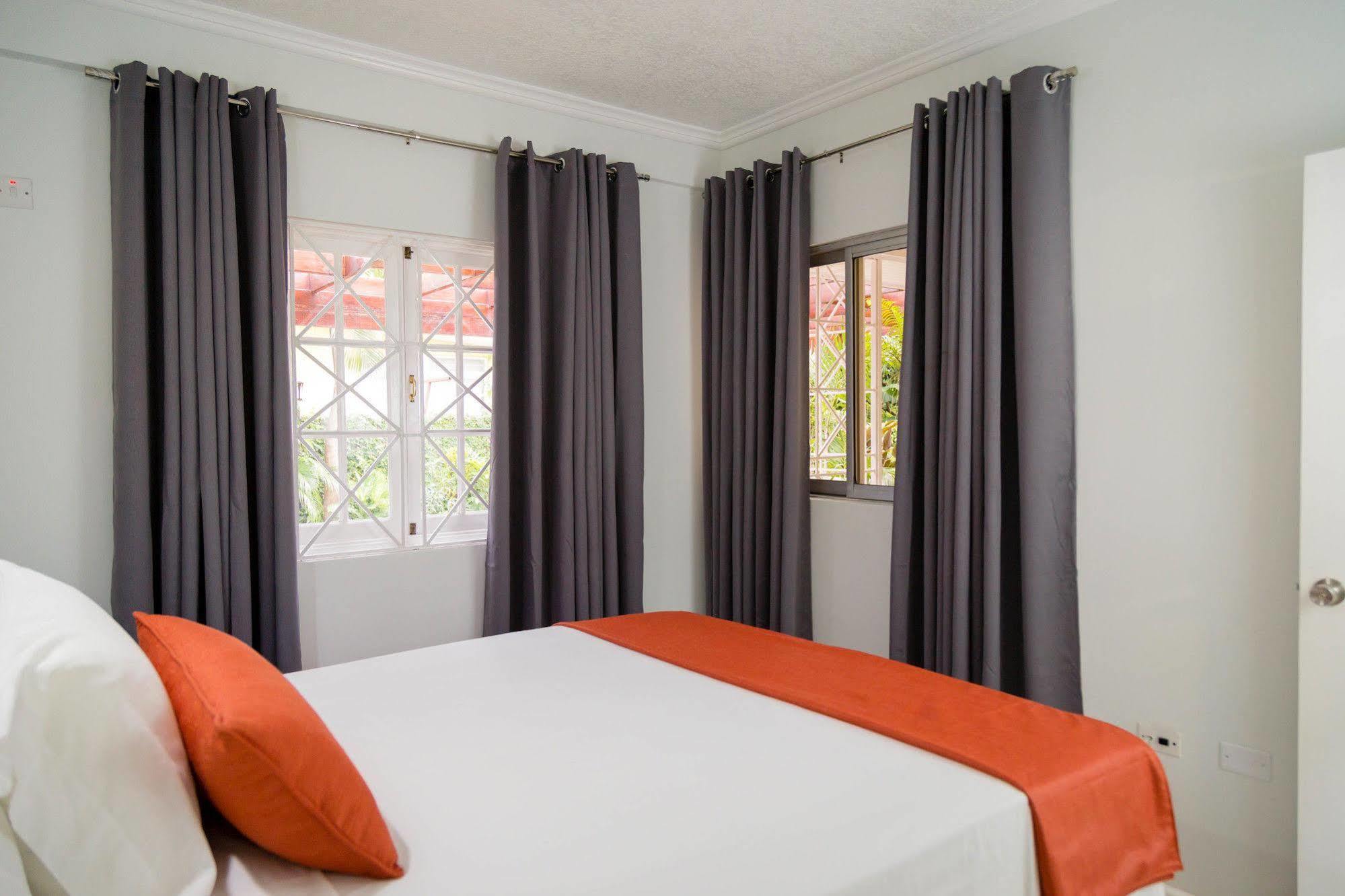 Hotel Centrally Located Guest Kingston