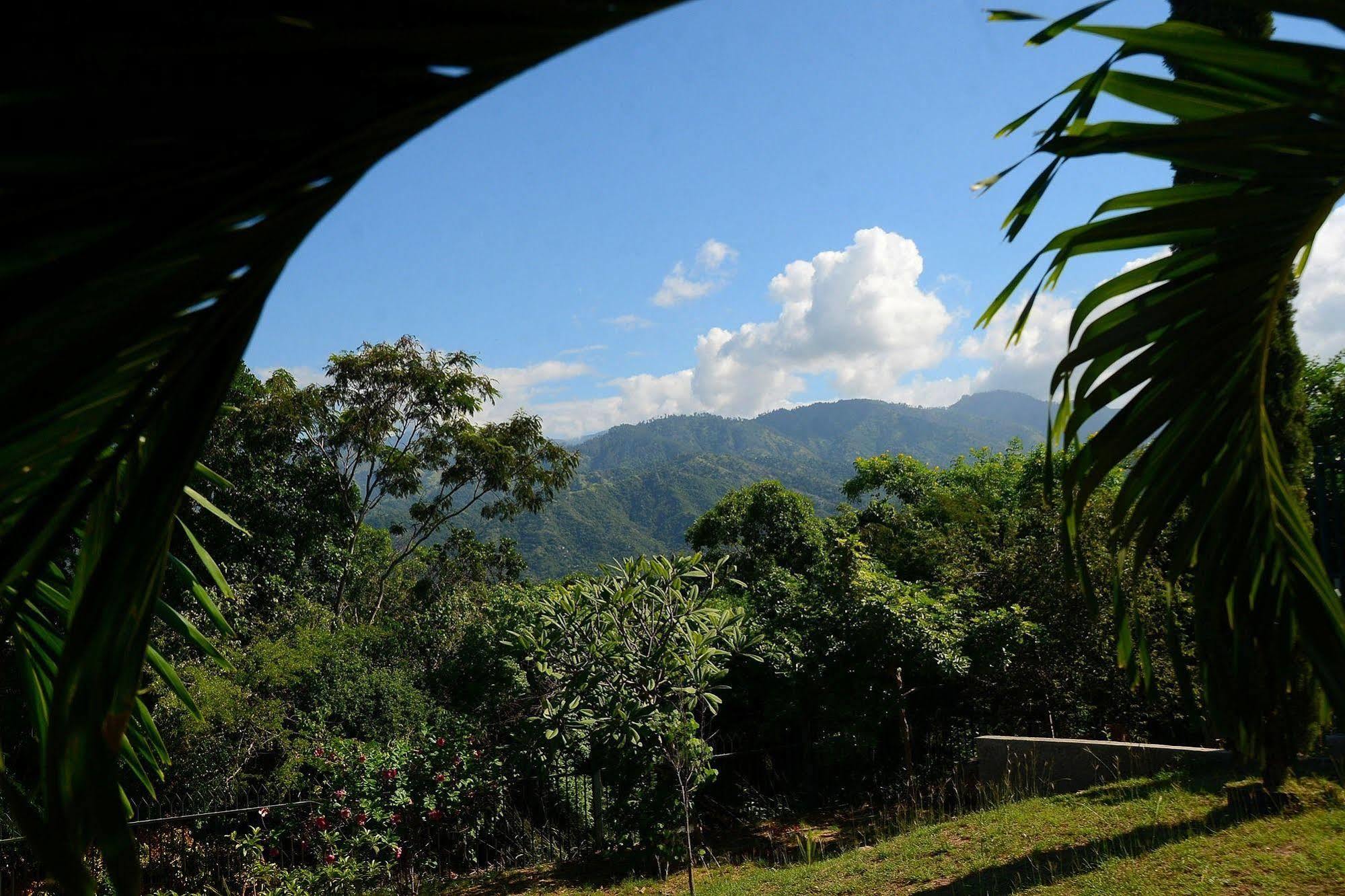 The At Long Mountain Country Club Hotel Kingston
