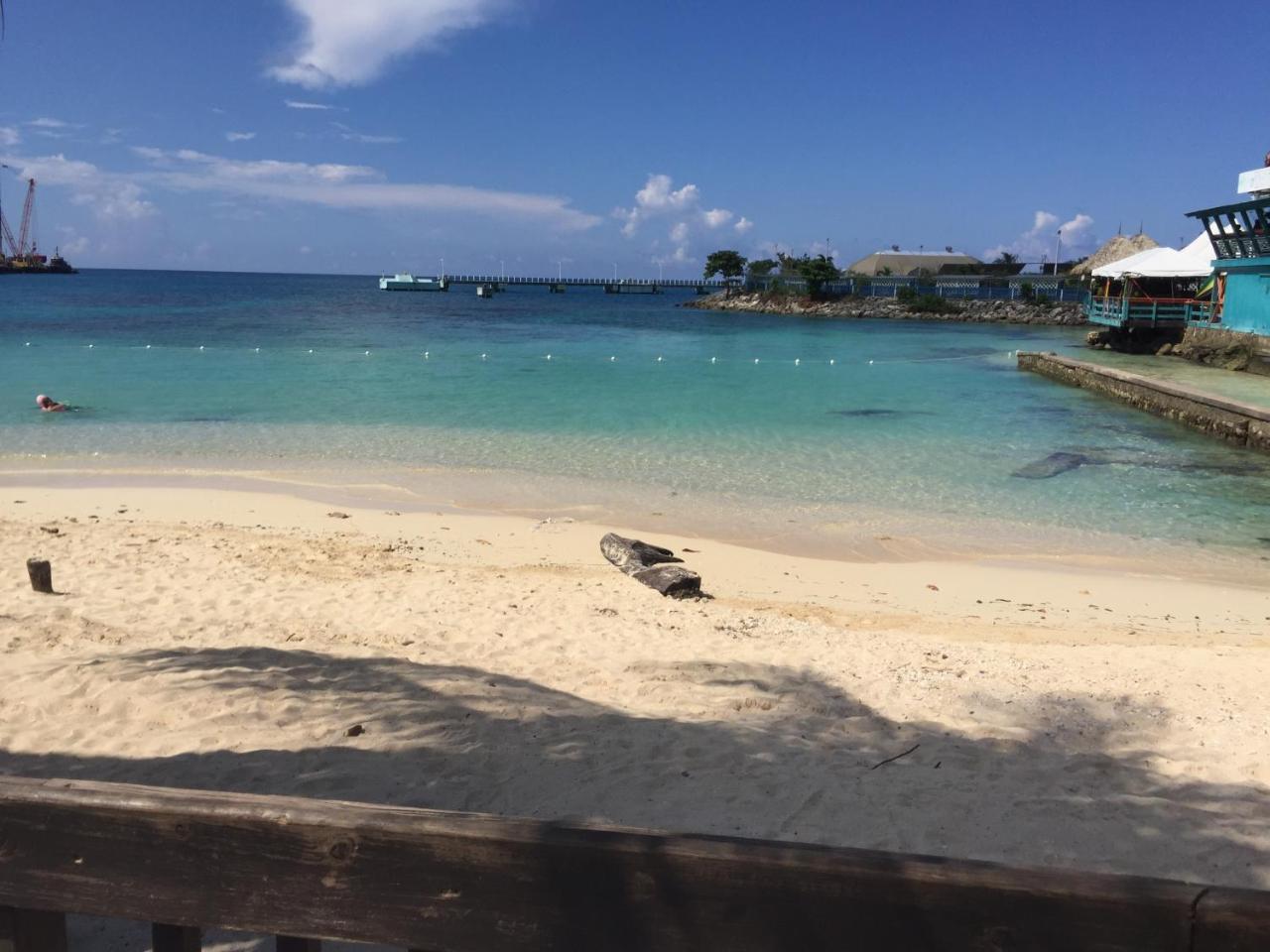 Apt 60 Fishermans Point Villa *