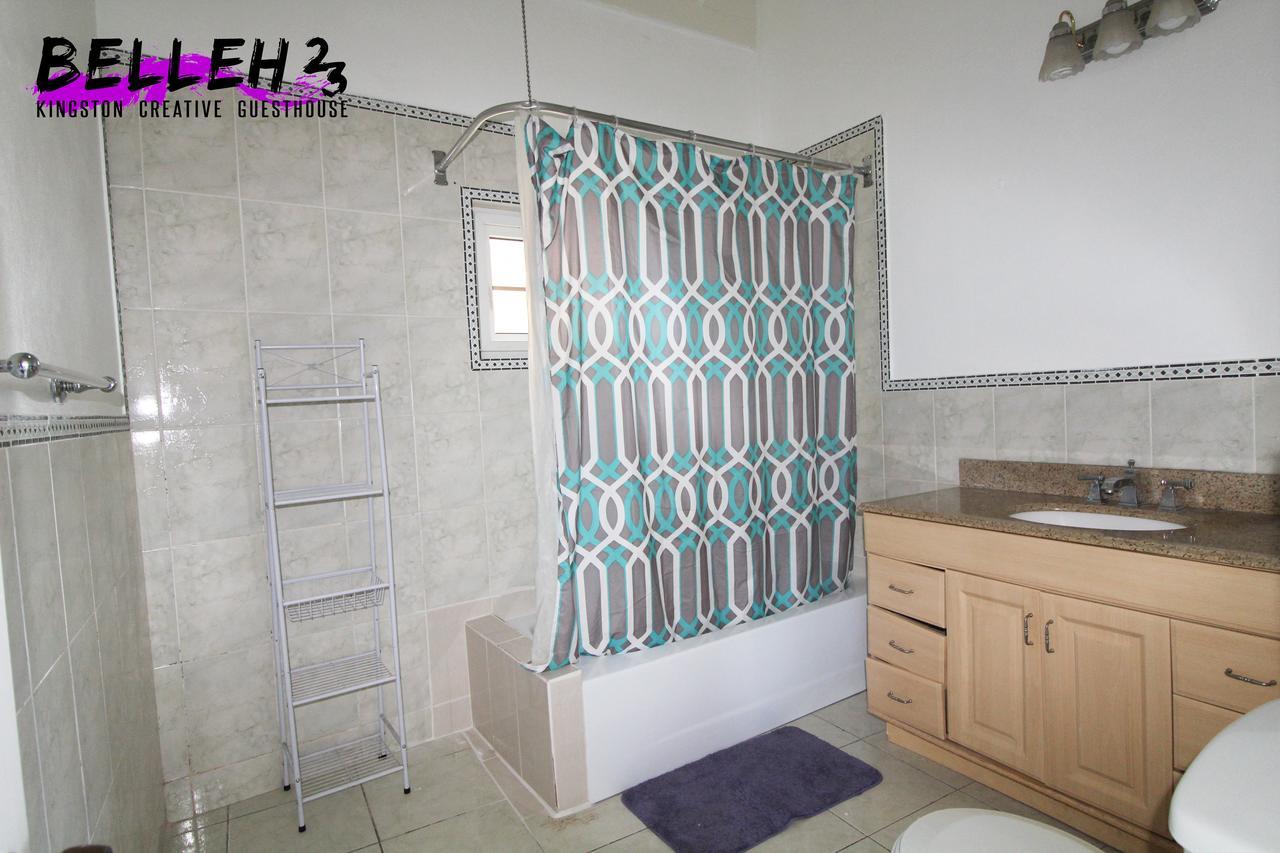 Belleh23 Creative Albergue Kingston