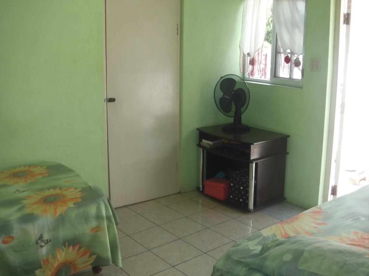 Yardie Inn 2*
