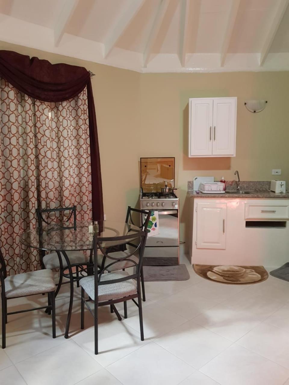 Orchid Guest house 2*