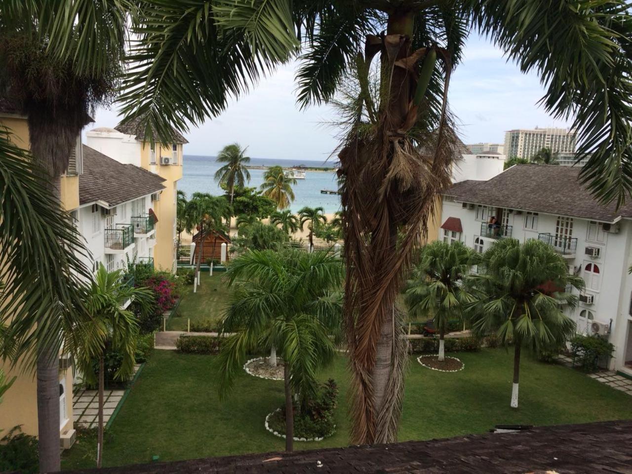 Sandcastle E9 Aparthotel