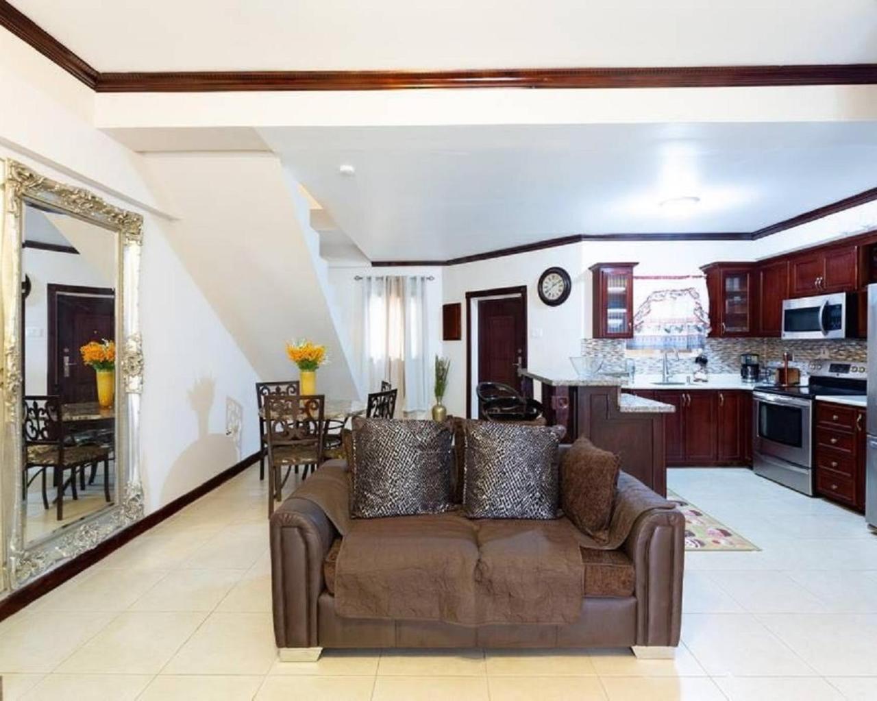 Kensington Bliss Apartment Kingston