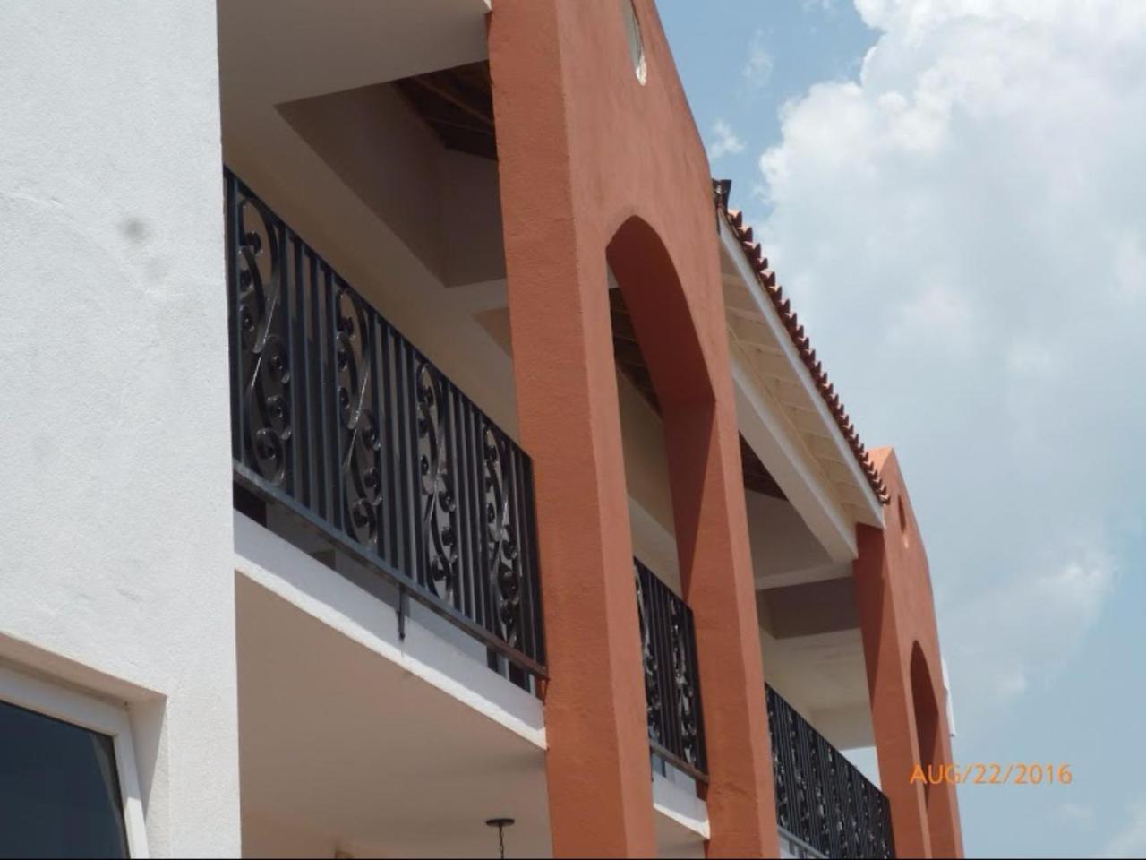 Hotel Spanish Dream Kingston