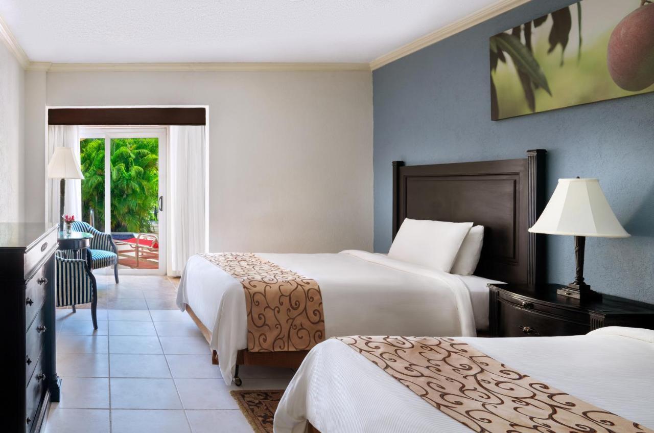 Jewel & Waterpark Resort Runaway Bay