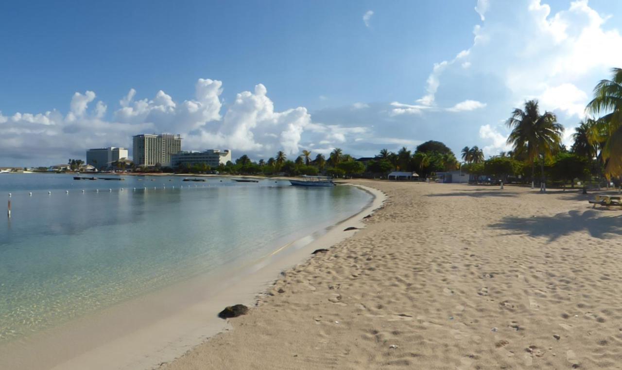 One Bedroom A17 * Ocho Rios