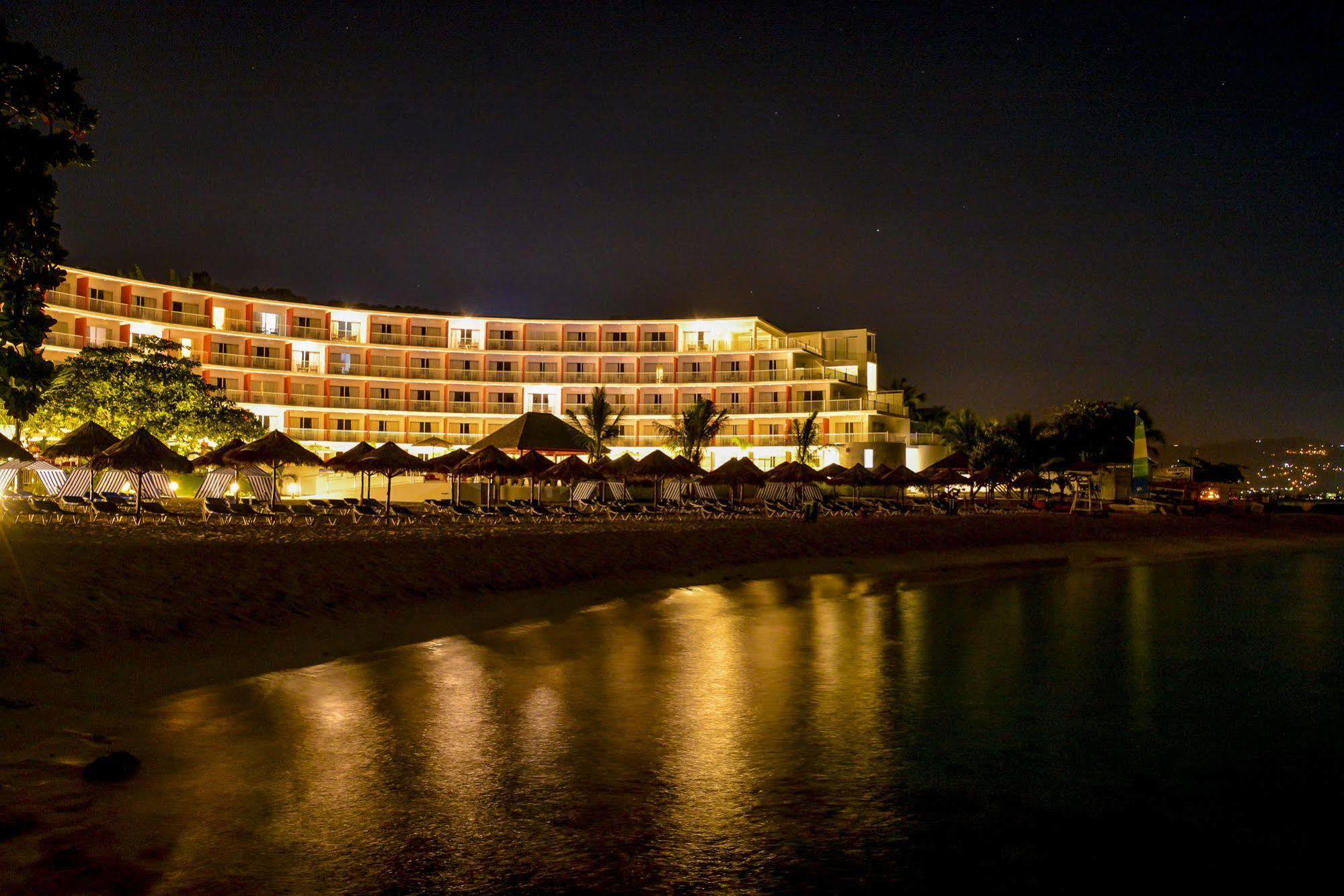 Grand Decameron Cornwall Beach, A Trademark All-Inclusive Resort Resort