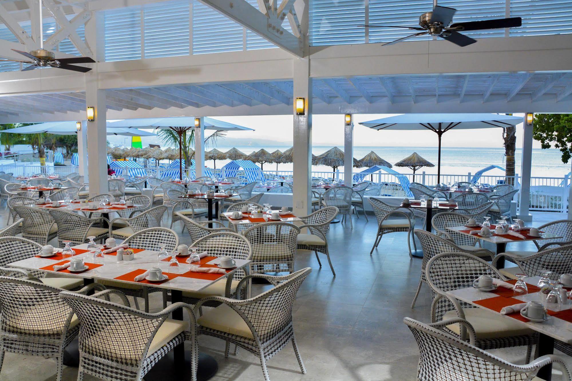 Grand Decameron Cornwall Beach, A Trademark All-Inclusive Resort 4*