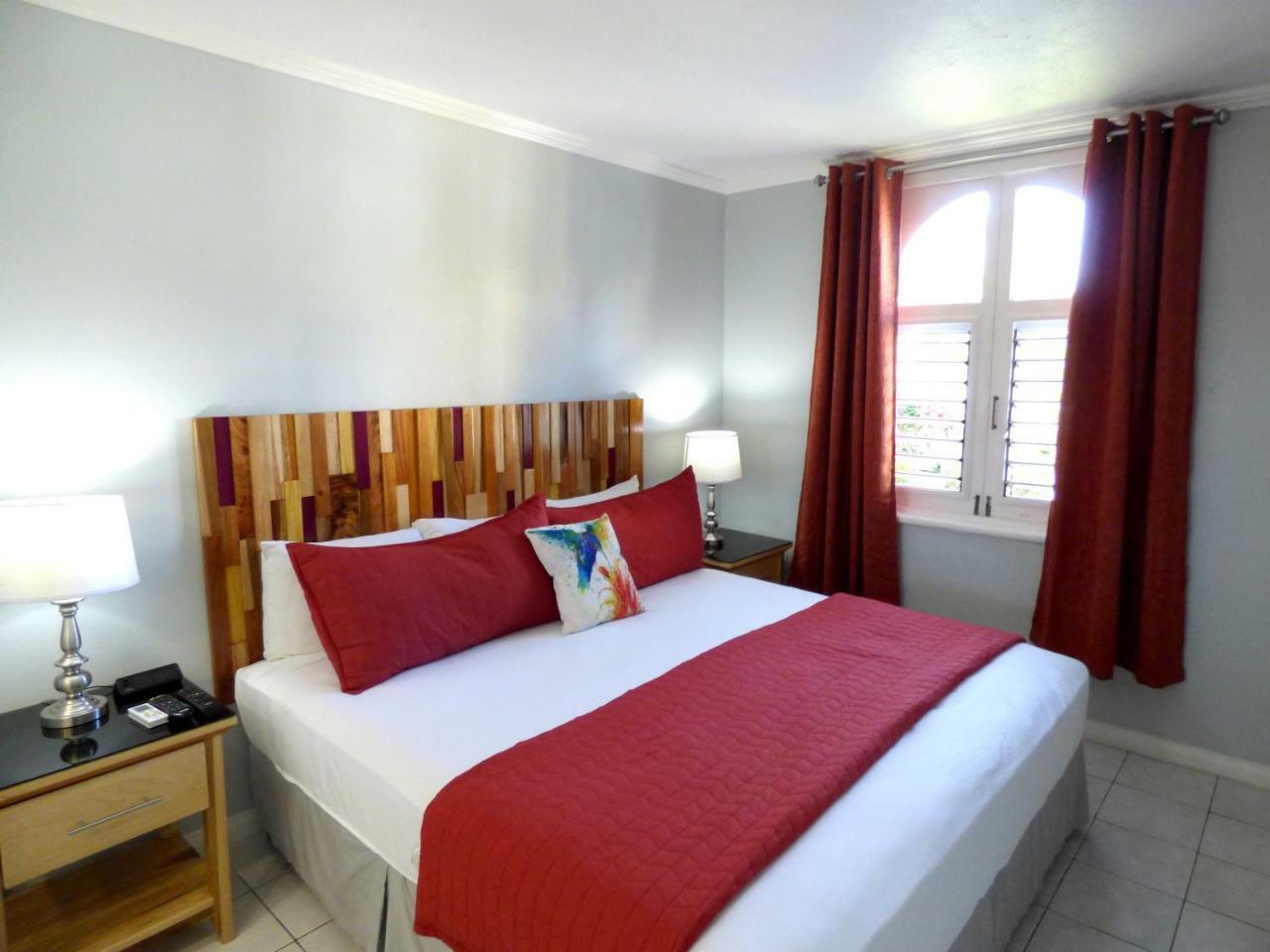 Aparthotel One Bedroom A17 *