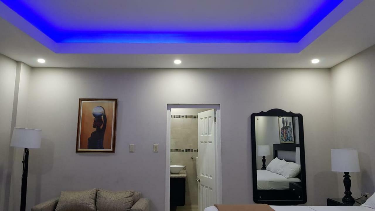 Hotel Christar Kingston