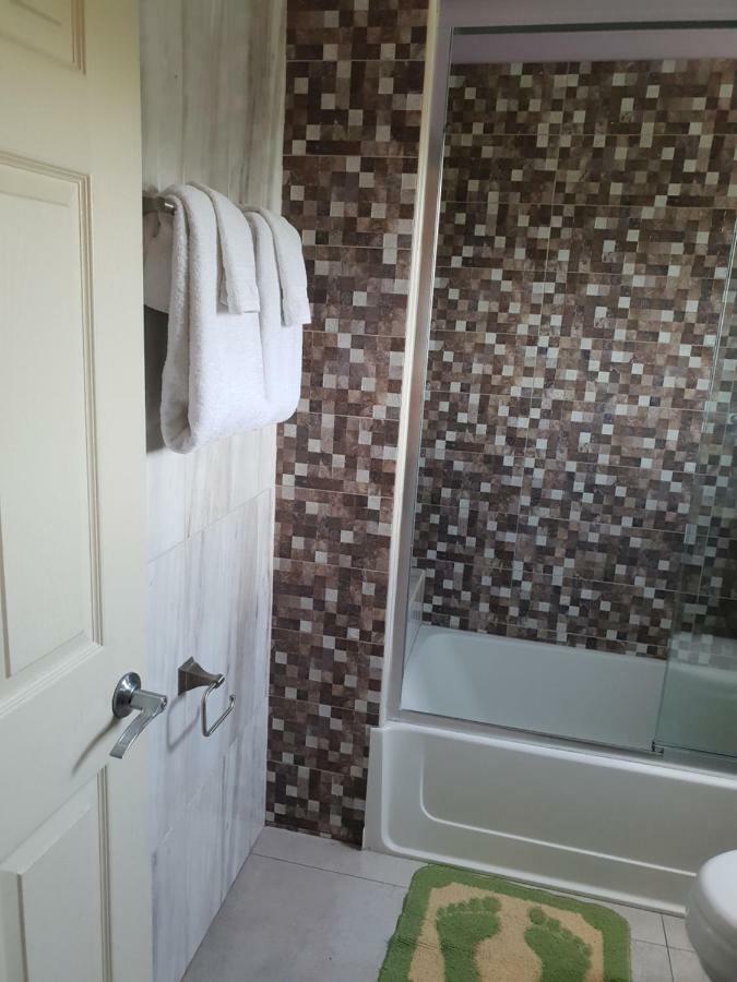 Guest house Paradise Place 2 Kingston