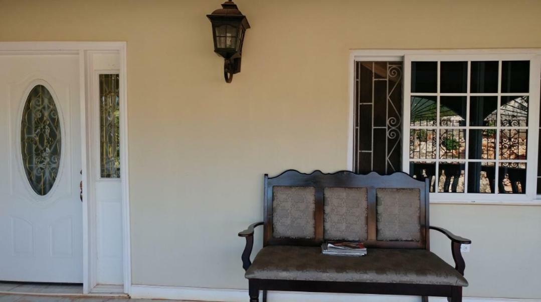 Eve's Rockaway Guest house Alligator Pond Village
