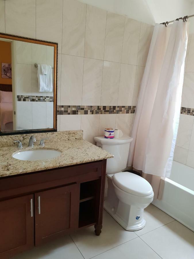 Guest house Paradise Place 2 Kingston