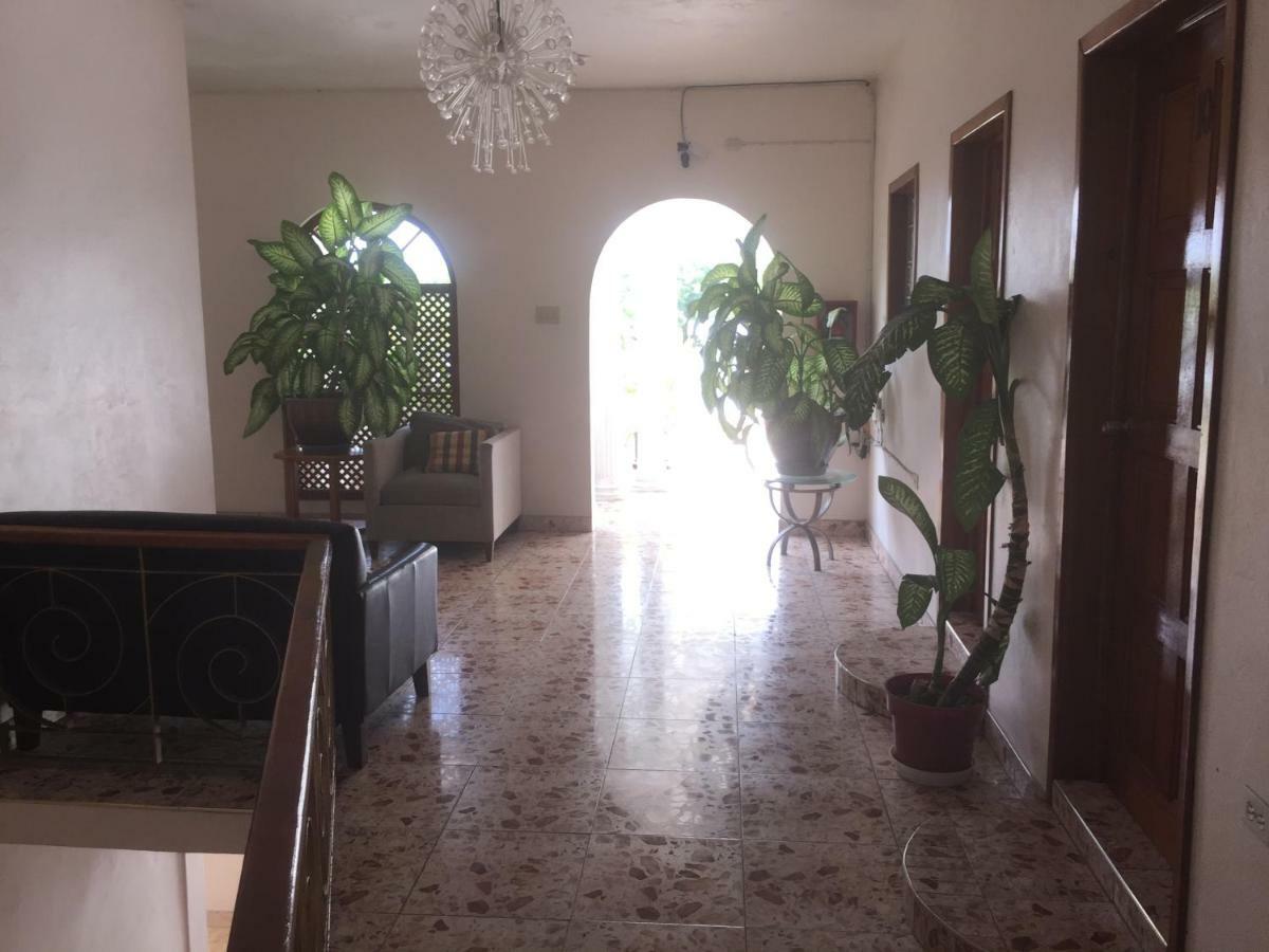 Callie's Beach House Portmore