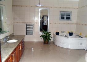 Paradise White House Tower Isle