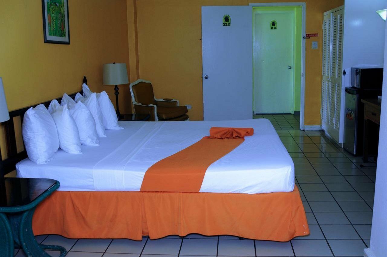 Pineapple Court Hotel Ocho Rios
