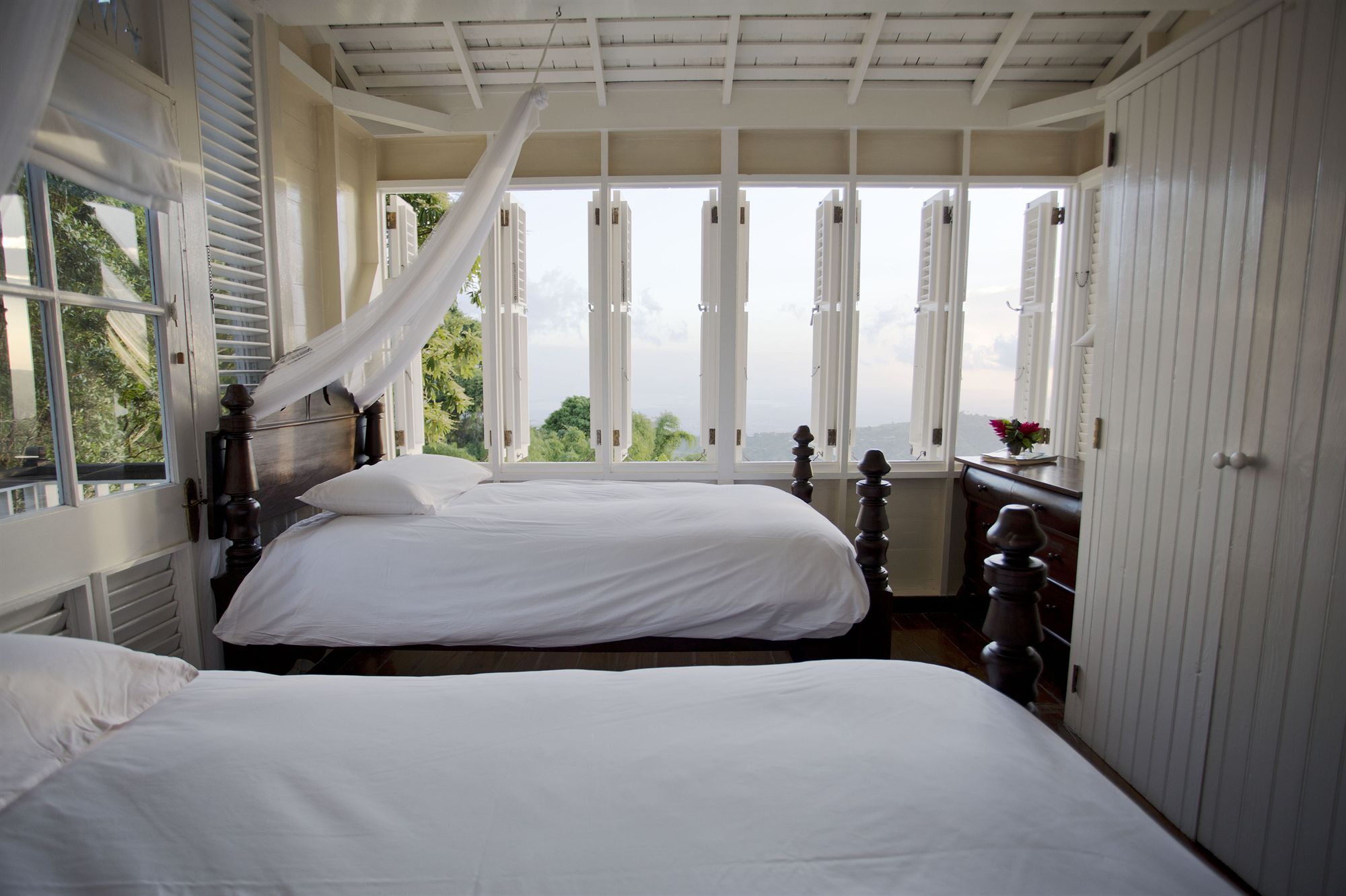Strawberry Hill 4*