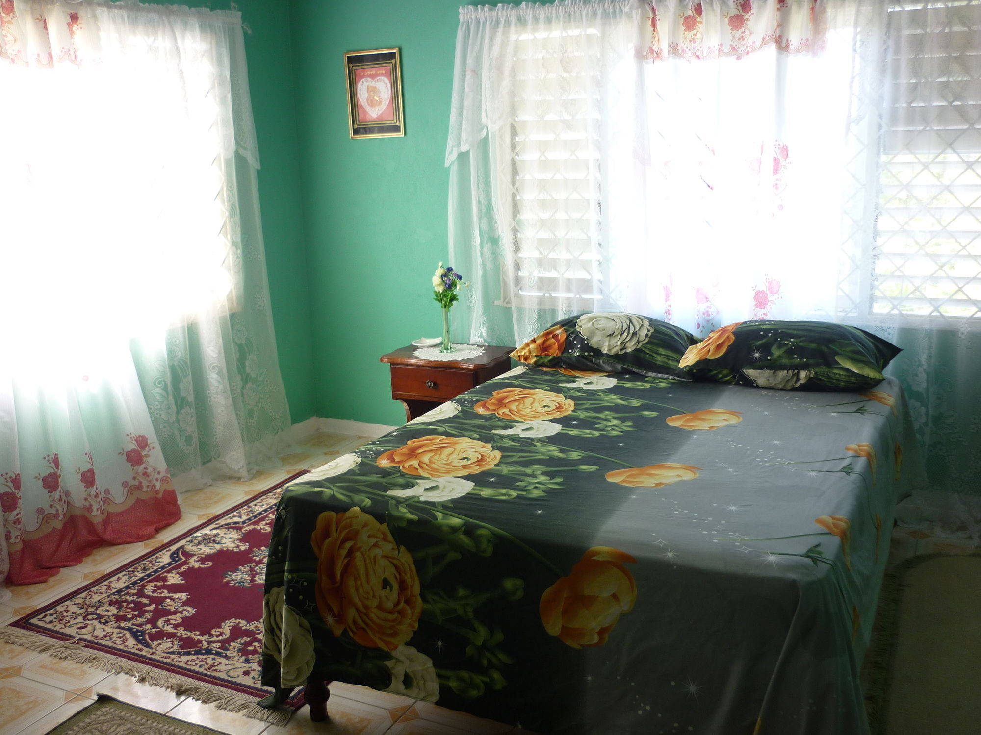 East Bay Villas Guest house 2*