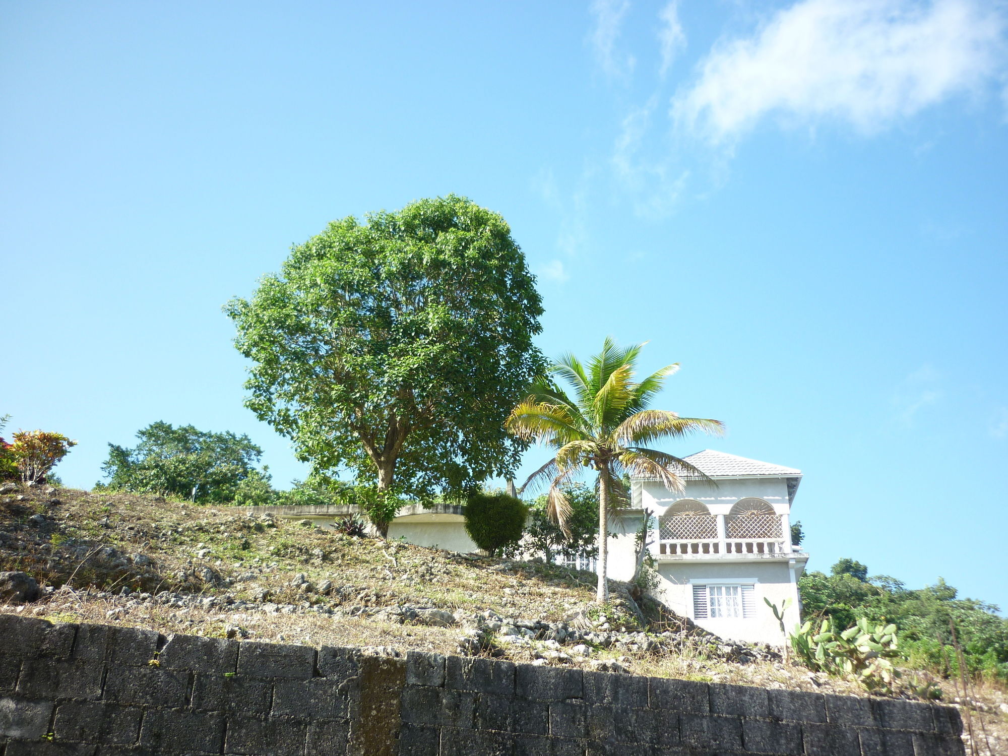 East Bay Villas 2*
