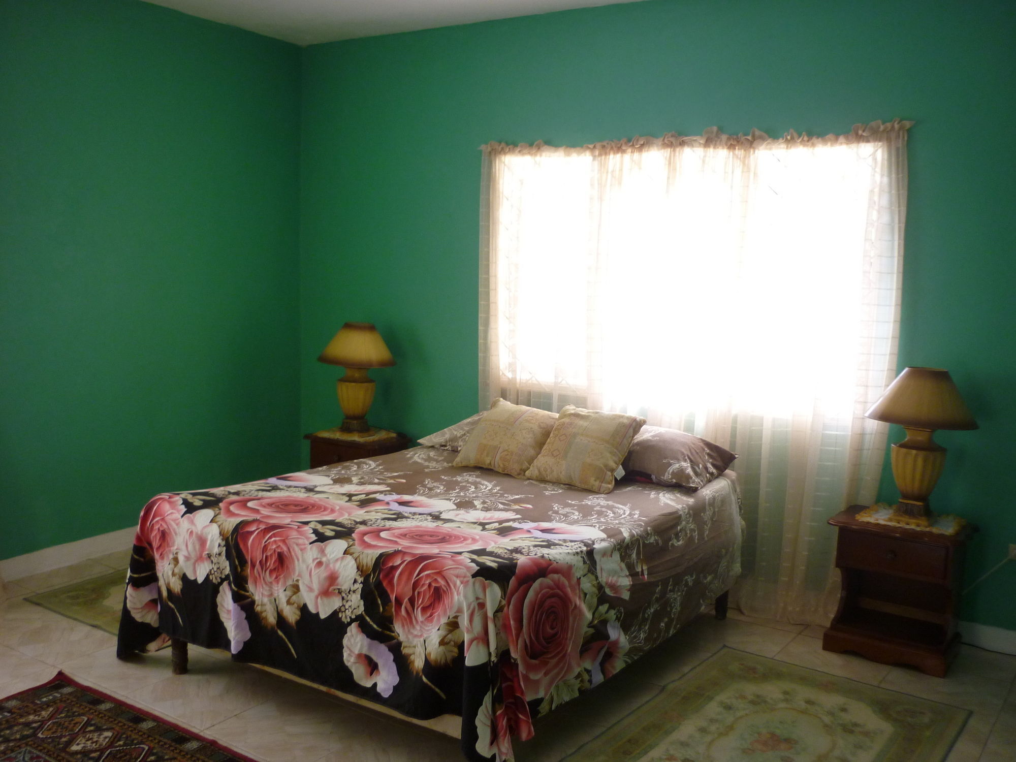 Guest house East Bay Villas